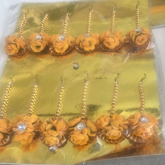 Yellow Floral Maang Tikka Set | Haldi & Mehendi Jewelry - Picture 1 of 3